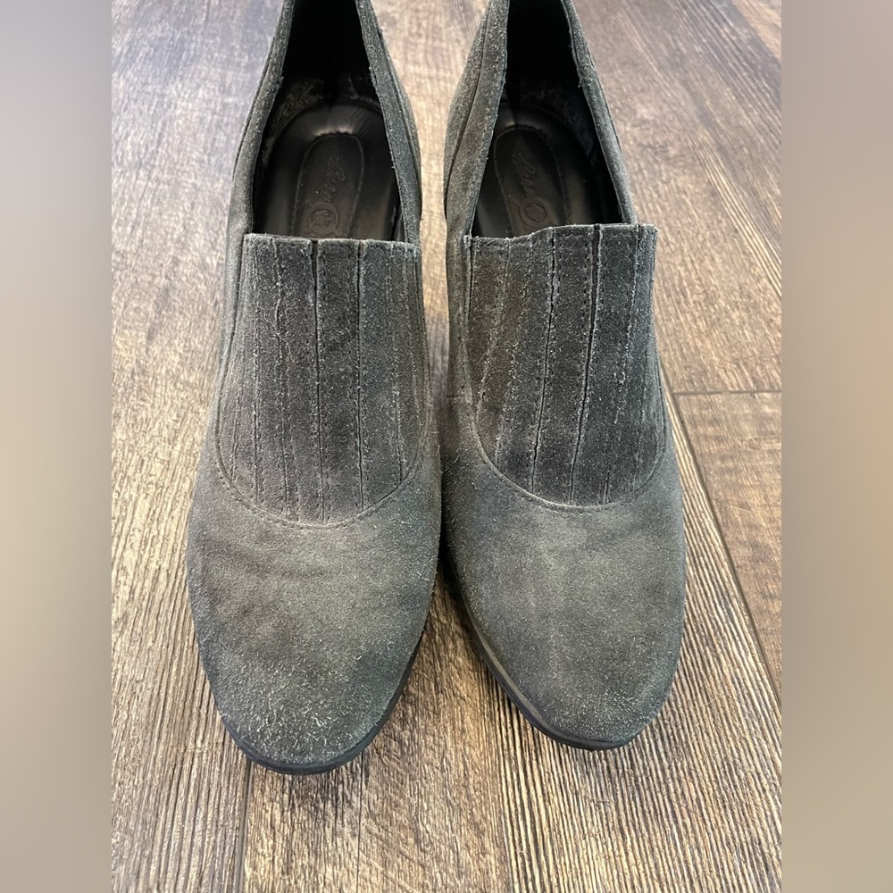 Born Gray Suede 9.5 Heels